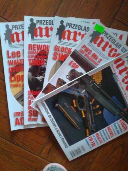 ARSENAŁ PRZEGLĄD STRZELECKI 5 CZASOPISM