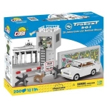 COBI 24557. YOUNGTIMER COLLECTION. TRABANT 601. 30 ROCZNICA UPADKU MURU BERLIŃSKIEGO (250 ELEMENTÓW)